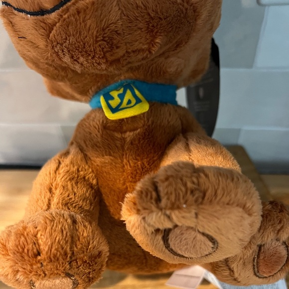 Scooby-Doo Animal Adventure Warner Bros. 9" Soft Collectible Plush Toy NWT - Picture 2 of 4